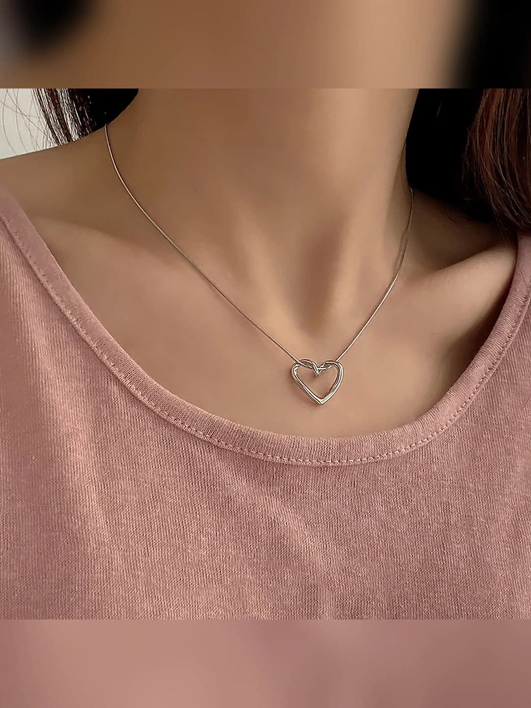 Openwork heart necklace