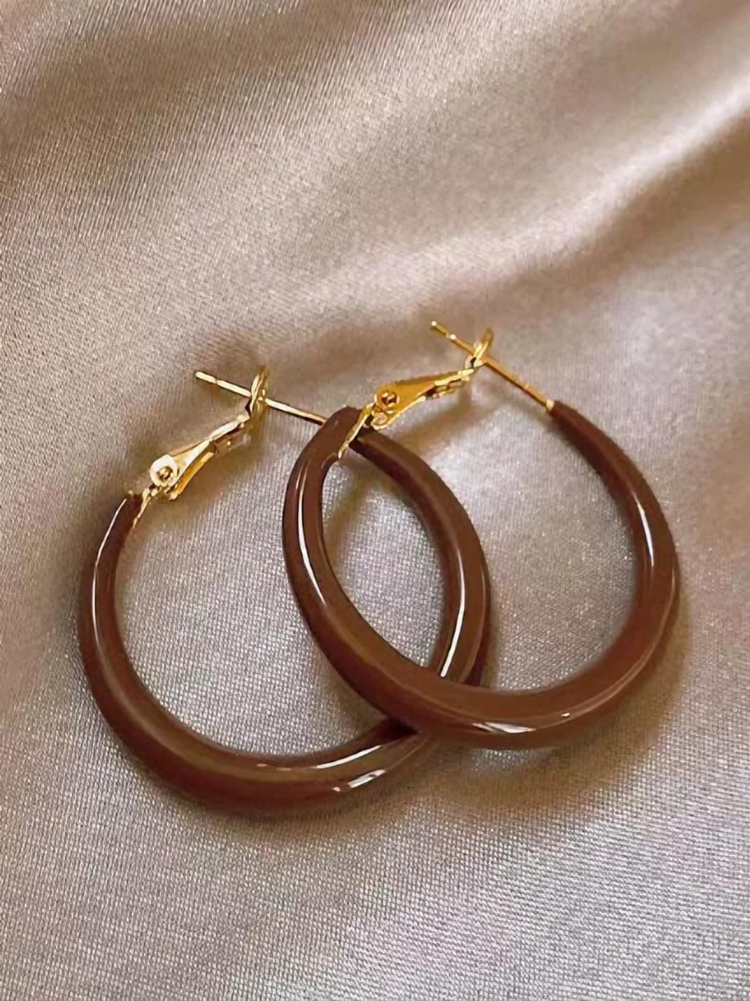 22# Coffee enamel circle studs