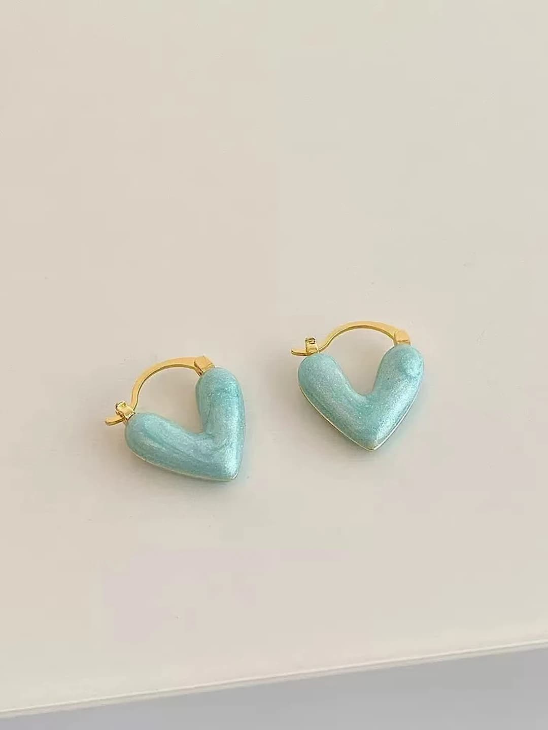 A-852 blue enamel heart earrings