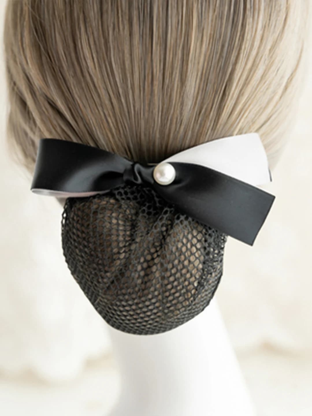 Single pearl, angled, black, fine mesh