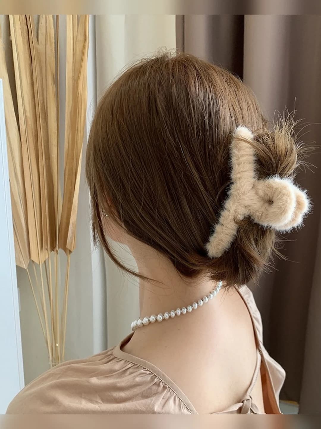 Women's large plastic knit-style hair claw clip for autumn-winter