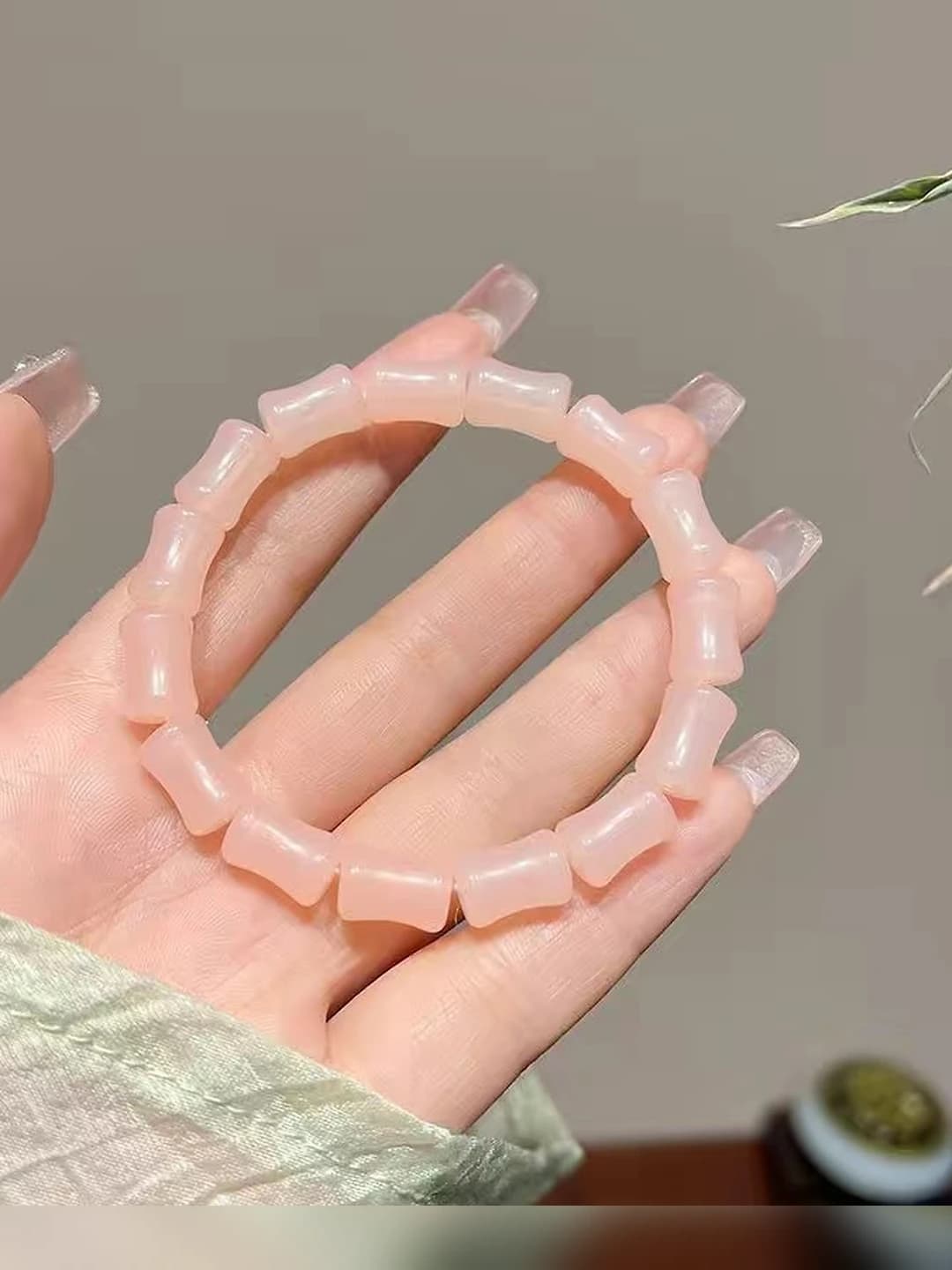 Розовый