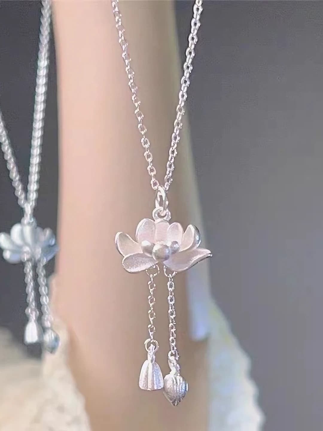 Ayollar uchun lotus guli shaklidagi tassel zanjirli oqim, yangi uslubdagi xitoycha dizayn elementli taqinchoq