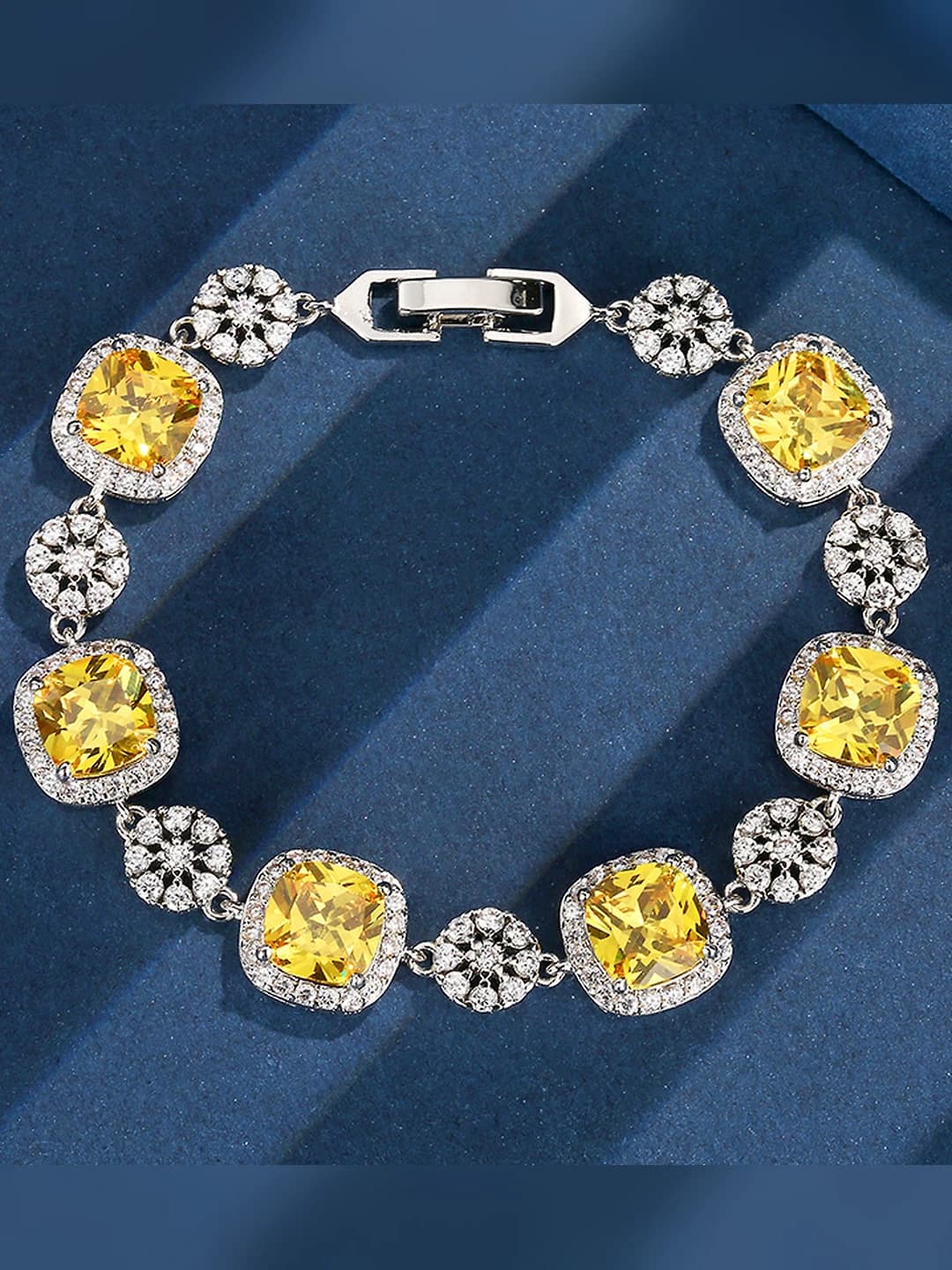 Yellow diamond bracelet 17cm