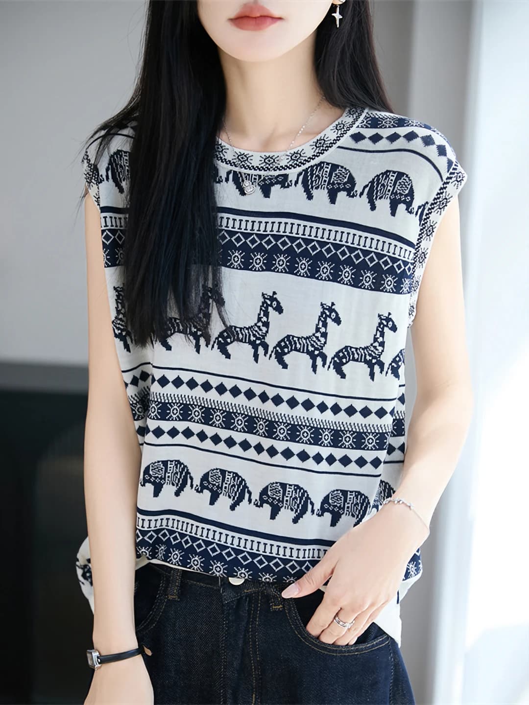 Women's summer sleeveless knitted top, crew neck, loose fit, slimming, animal pattern, 95% tencel