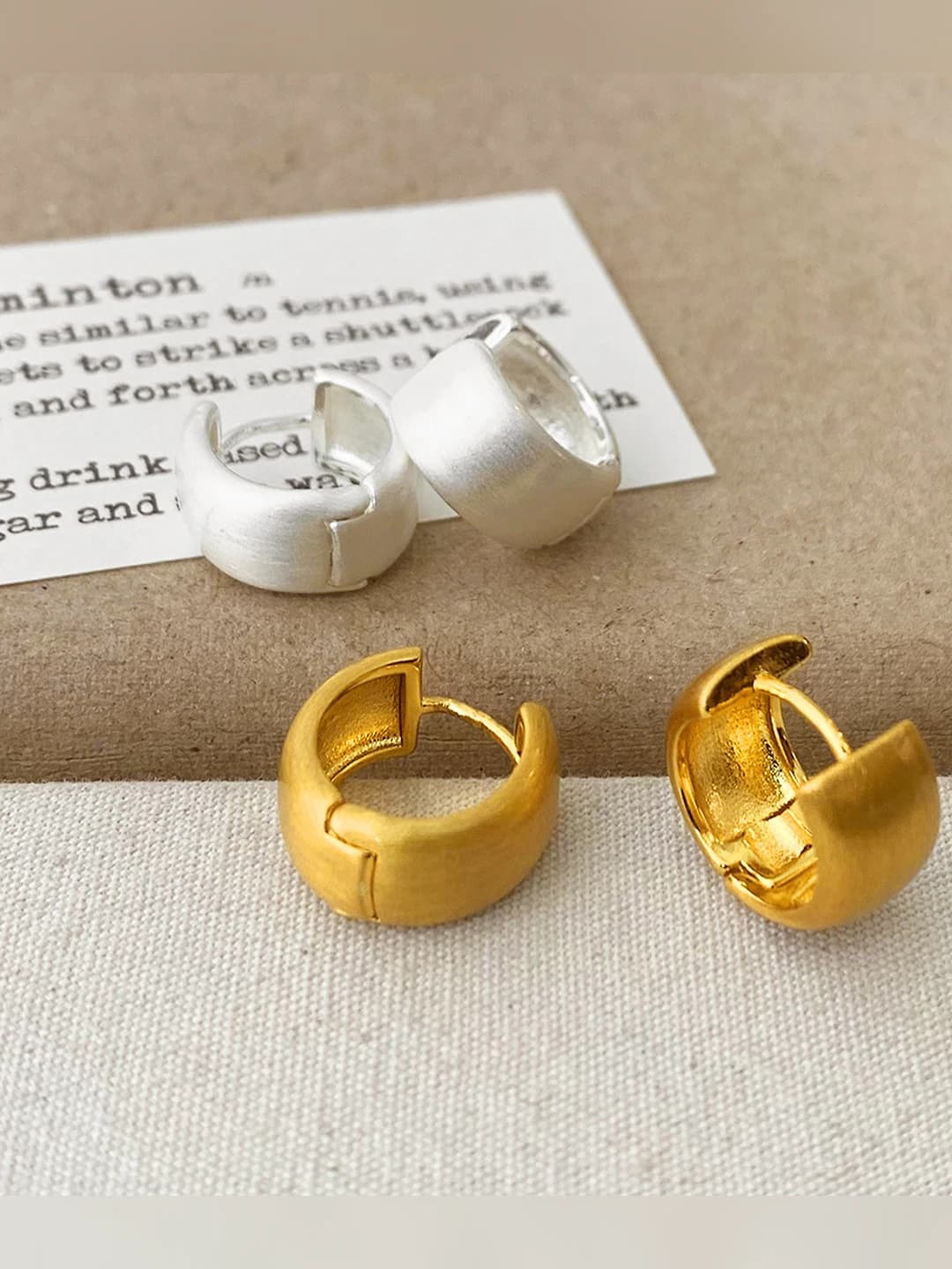 Женские серьги из меди с геометрической формой и 18k брашированным серебром в простом стиле