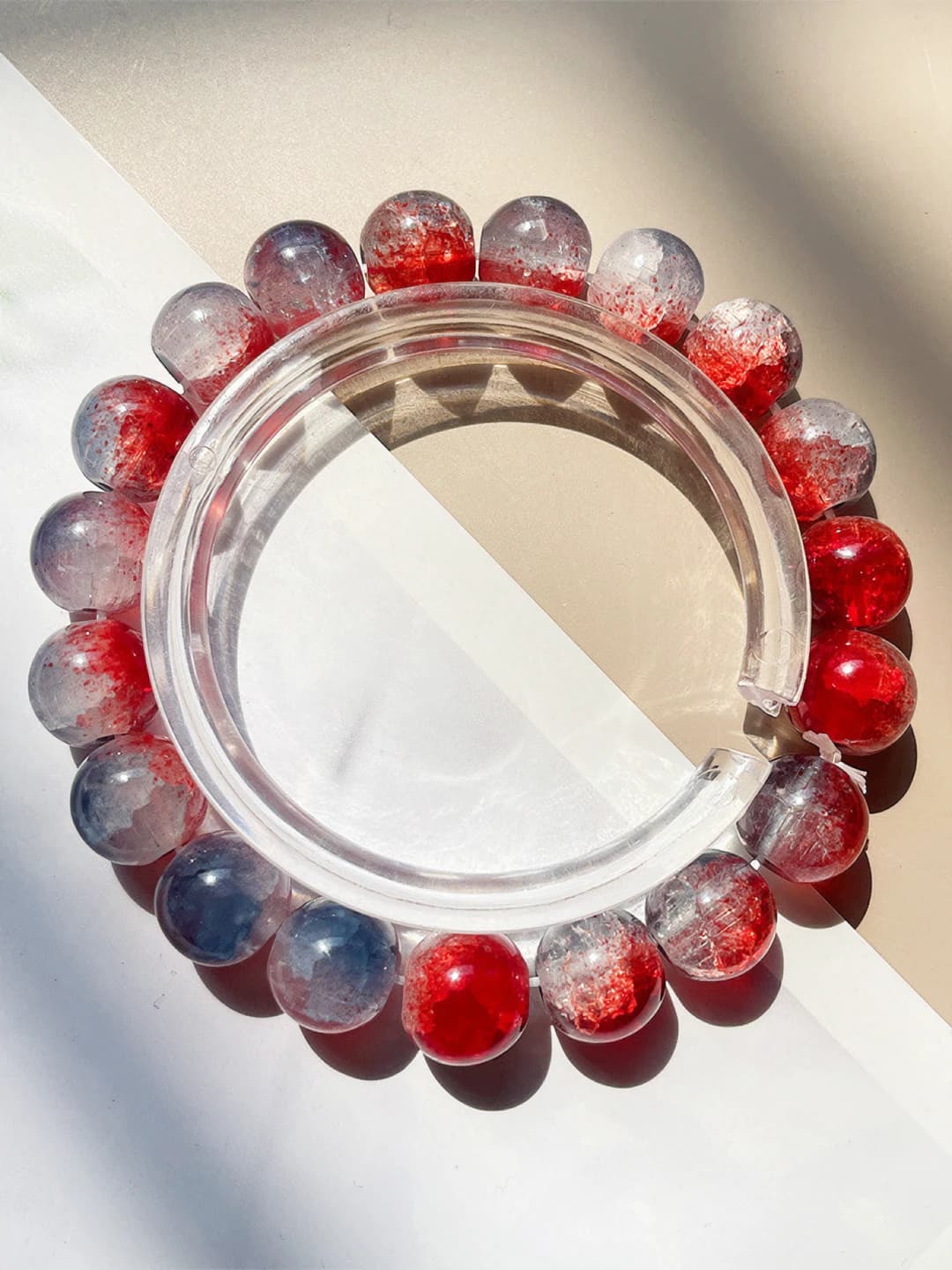 Women's bracelet in Korean style, glass material, floral pattern, design element