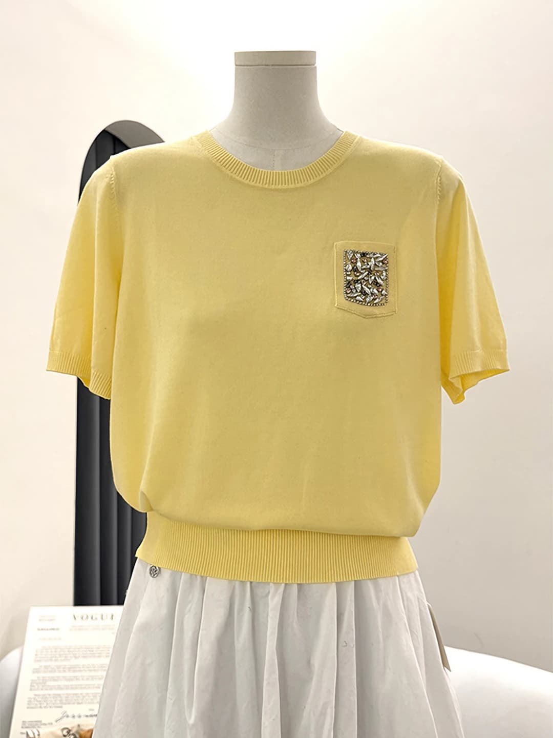 Goose yellow