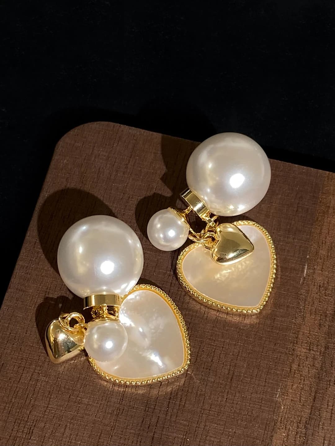 Natural shell heart clear pearl gold heart earrings
