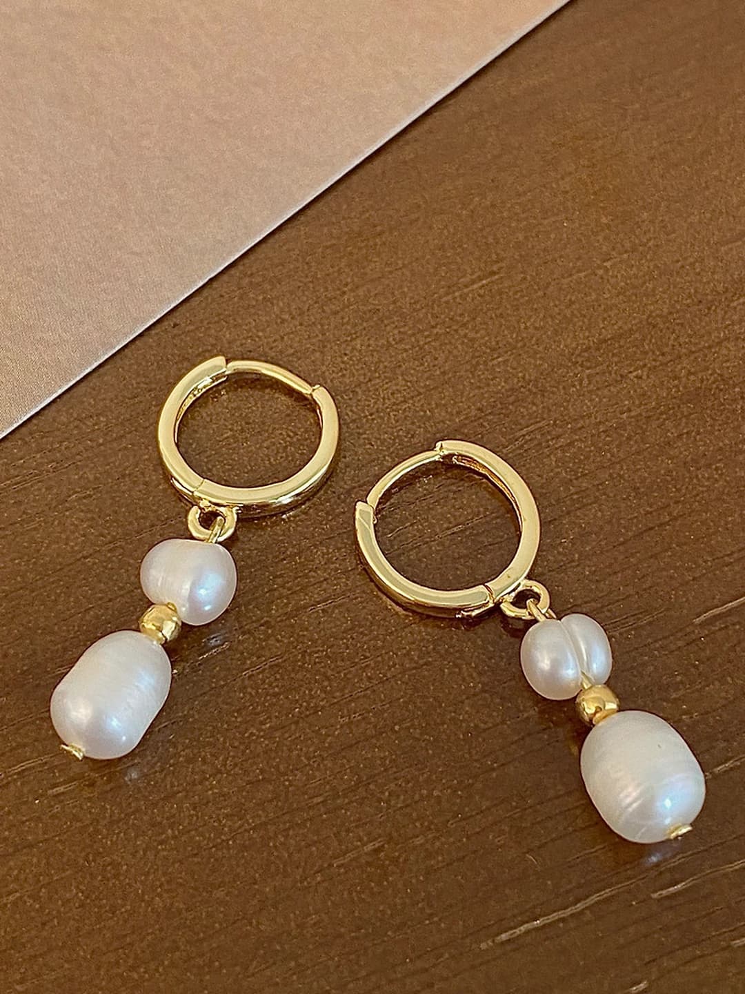 Natural freshwater pearl earrings, gold plated