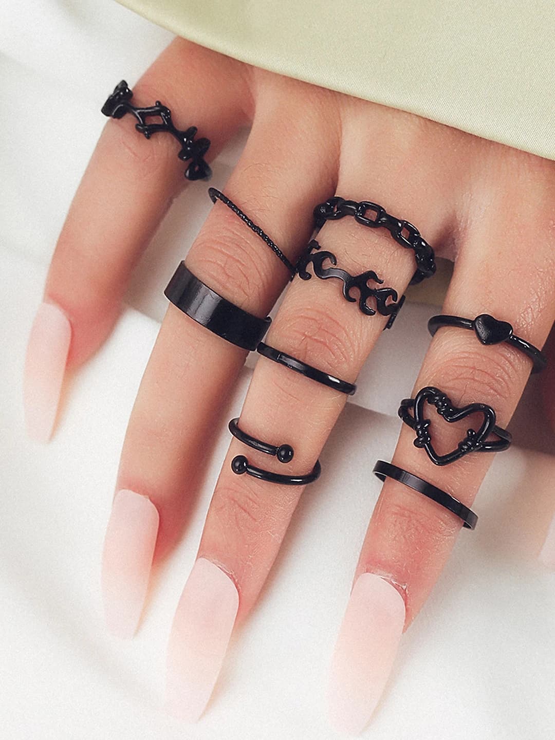 Women's set of 10 open rings with cable knit design, black color