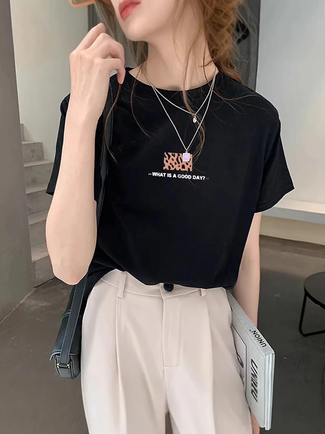 Women's short sleeve t-shirt in pure cotton, summer 2026, crew neck, loose fit, animal pattern