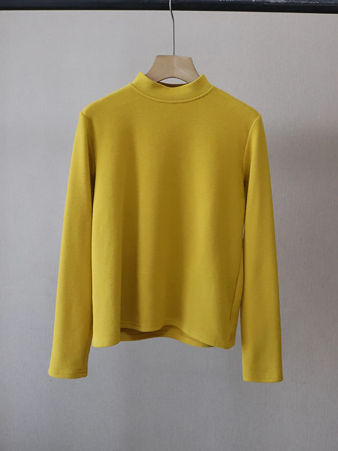 Goose yellow