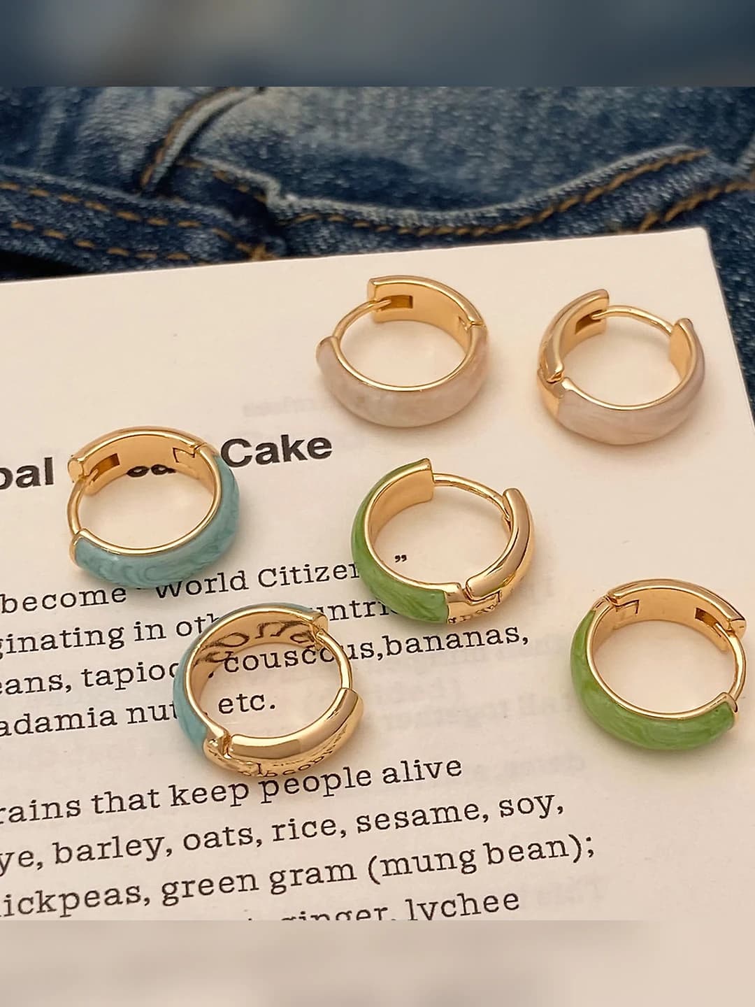 Ayollar uchun 14k oltin qoplamali misdan yasalgan geometrik shakldagi enamel qatqamli halqa shaklidagi oqim elementli yengil lyuks uslubdagi quloq sobitlari