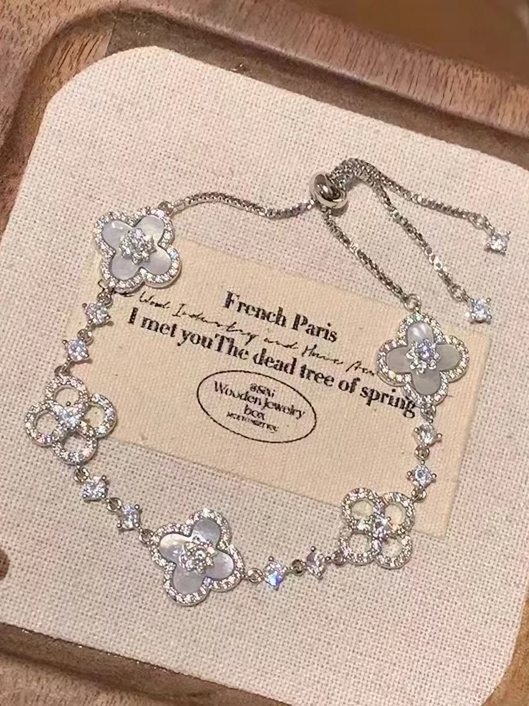 L640 Silver micro-set four-leaf clover bracelet