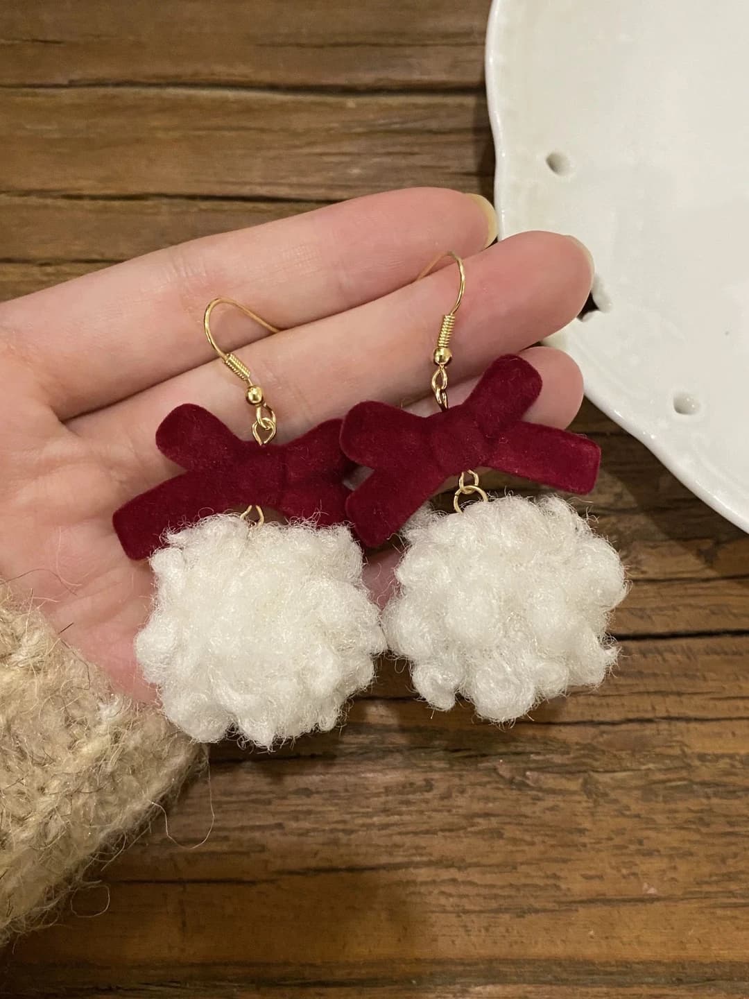 7# Wine red bow pom-pom