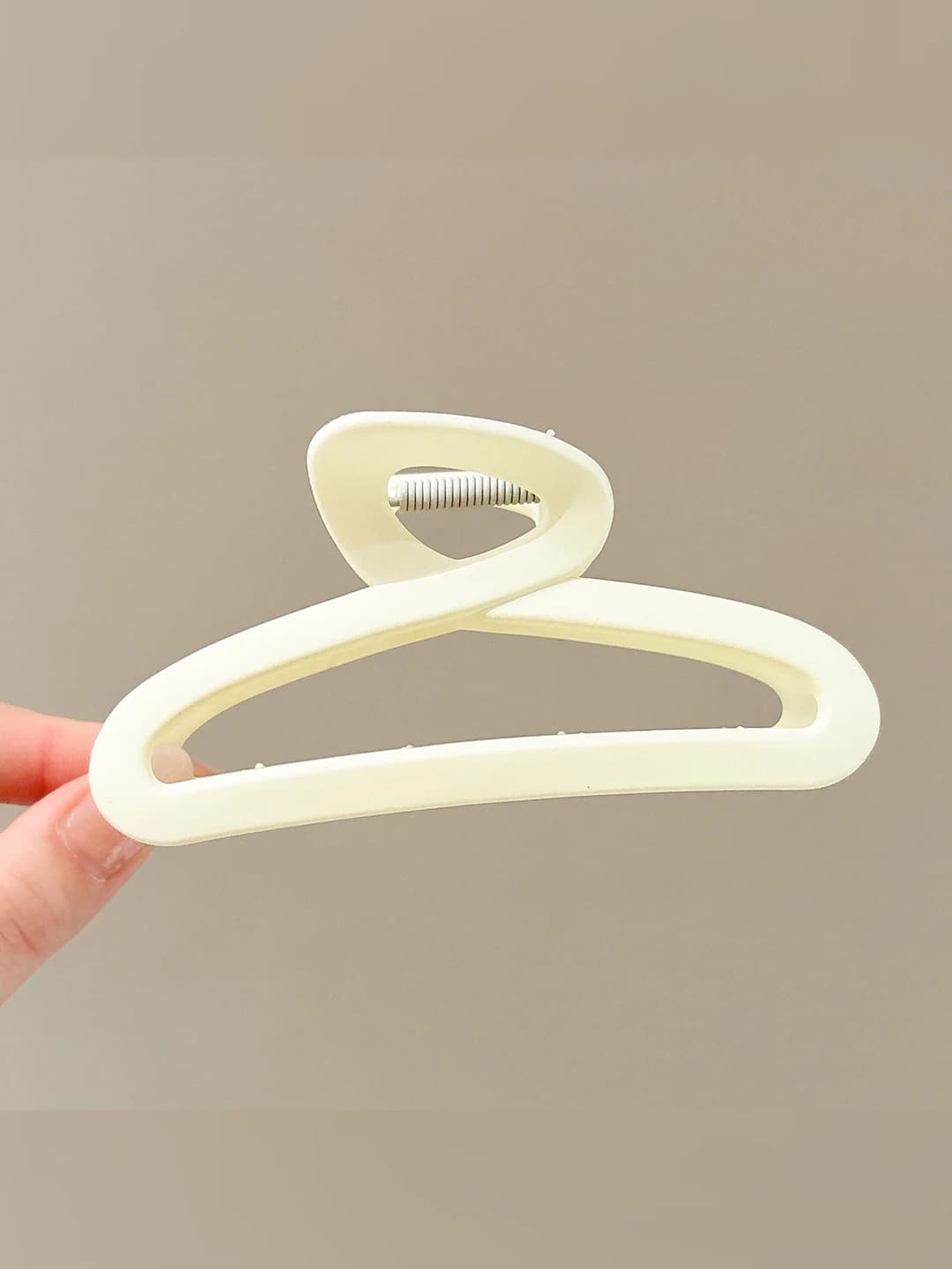 Off-white approx 11cm