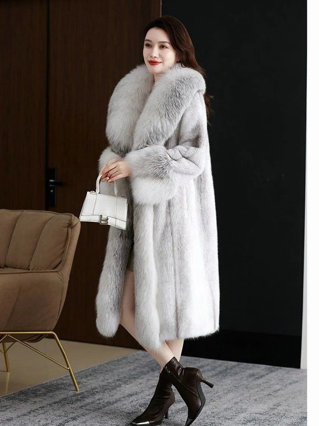 Women's long fur coat with V-neck, long sleeves, faux fox fur collar for 2026 autumn-winter