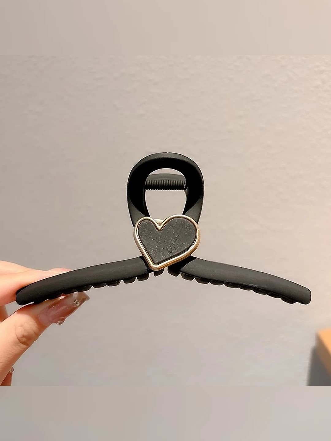 3# Matte black heart 15 cm