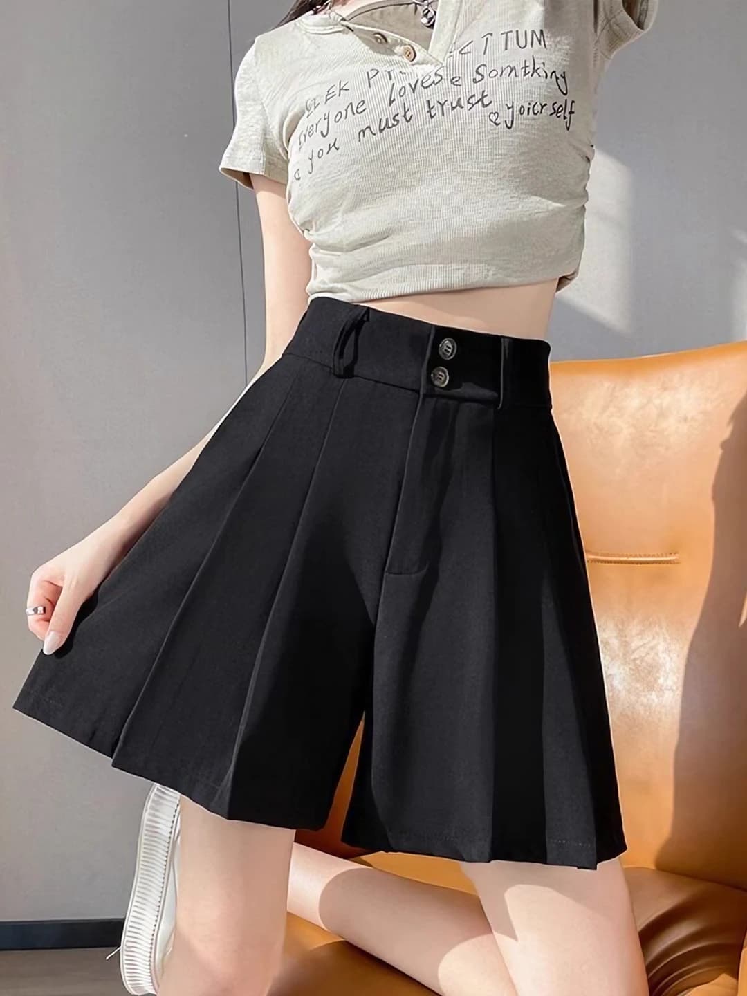 Женские шорты 2026, летние, А-силуэт, стройнящий, большой размер, ретро, повседневный, эластичный, не требует глажки, однотонный, средняя талия, тонкий полиэстер