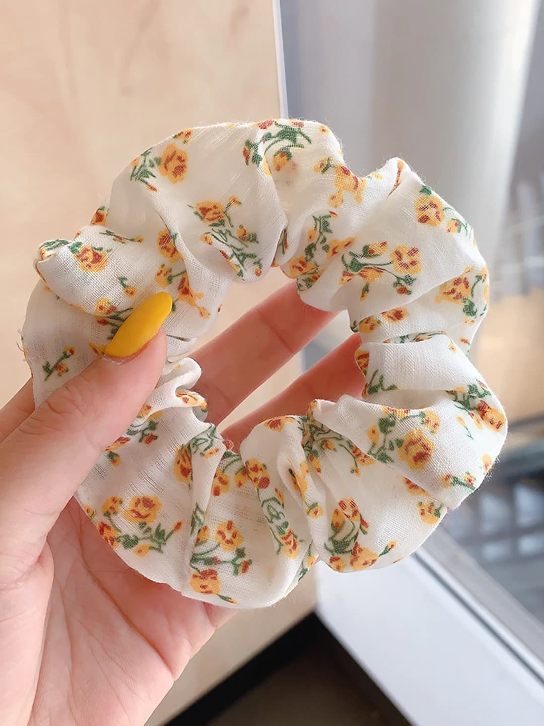 1# Маленькие жёлтые цветы из истории