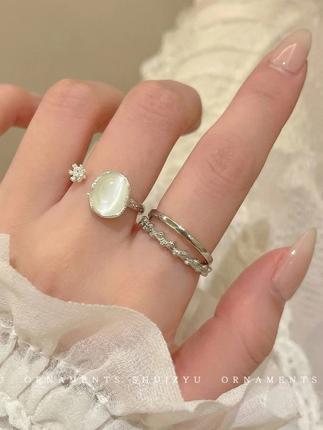 Women's cold style plain ring, unique design, metal material, geometric shape, adjustable finger ring