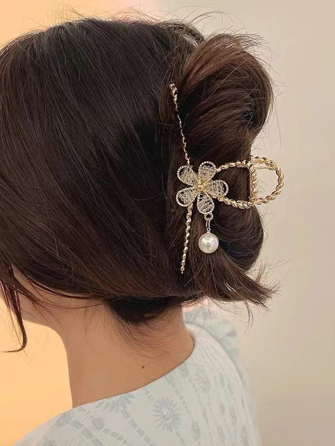Women's hair clips and combs in Korean style: large camellia flower, crystal and pearl hair clip for updo