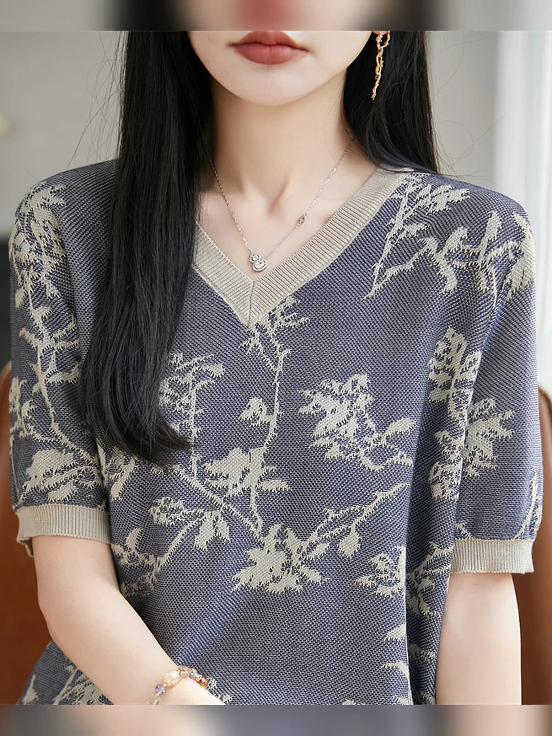 Women's retro lyocell knitted top with V-neck, loose fit, short sleeve