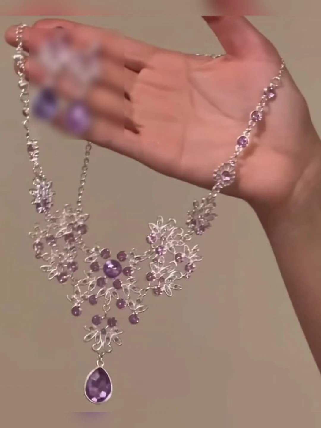 1670 Necklace