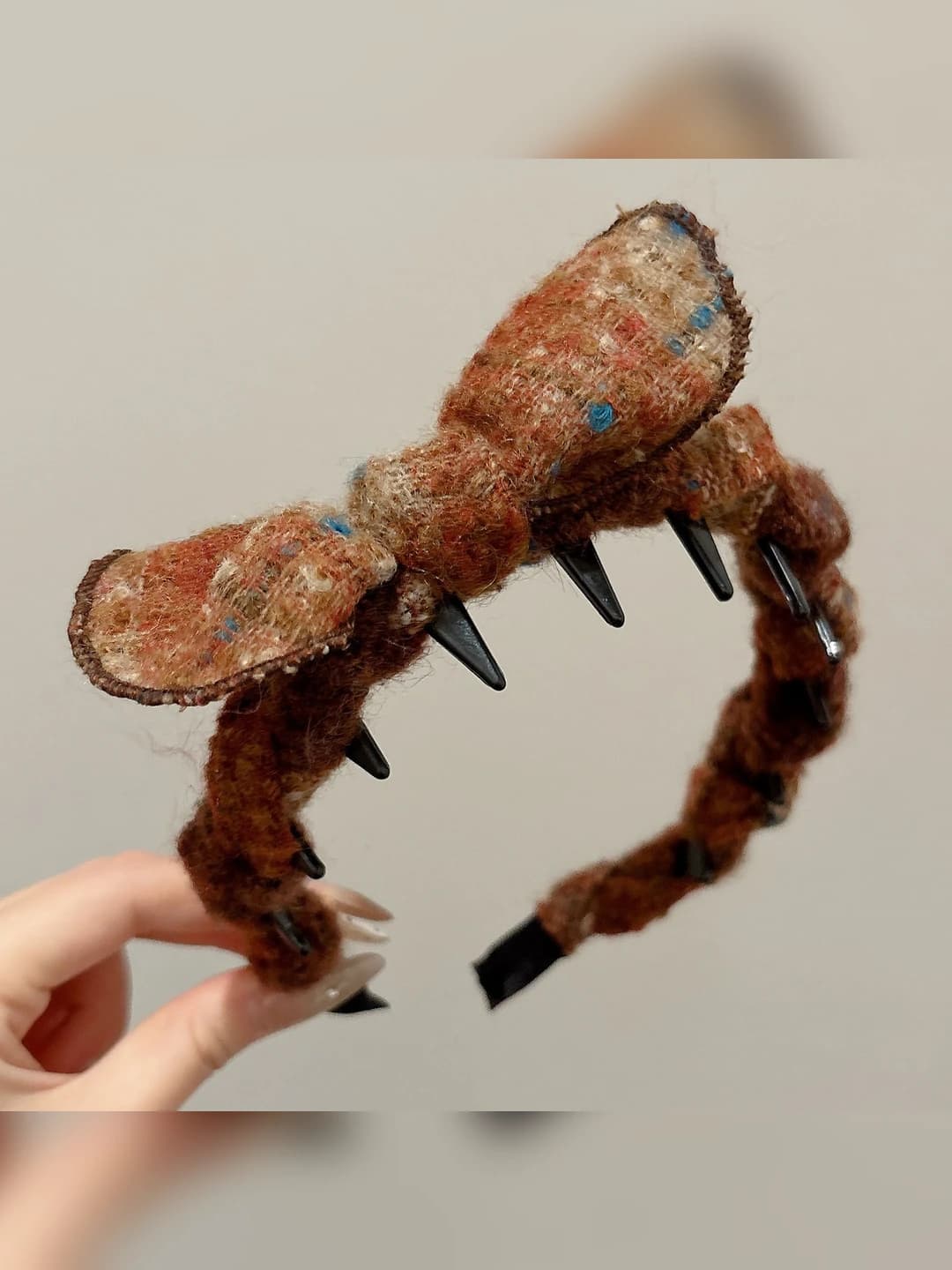 Кофейно-белый
