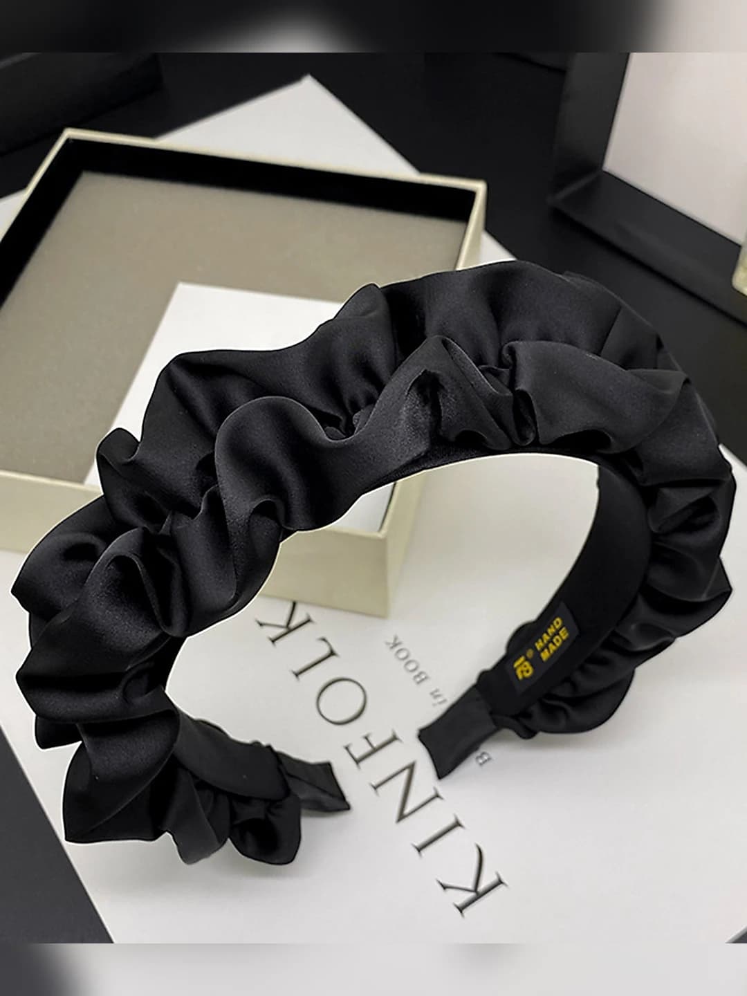 1# Black, ruffled, large
