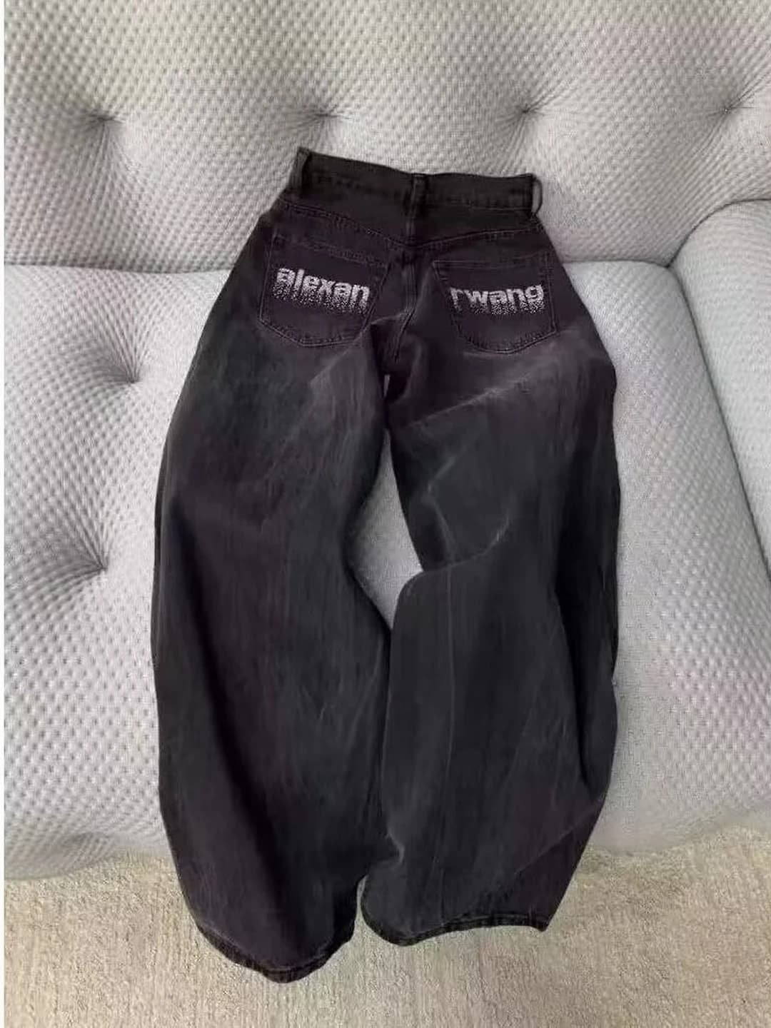 Ayollar uchun keng va klesh jinsi shimlar, baland bel, bo'sh (oversize) kesim, issiq astarli emas, dazmol talab qilmaydi, elastik, 2026 bahor-kuz