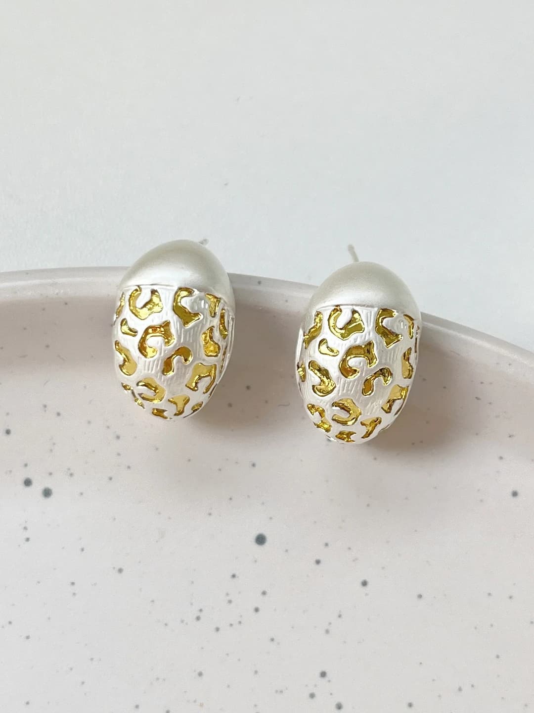 Women's geometric stud earrings with silver plating