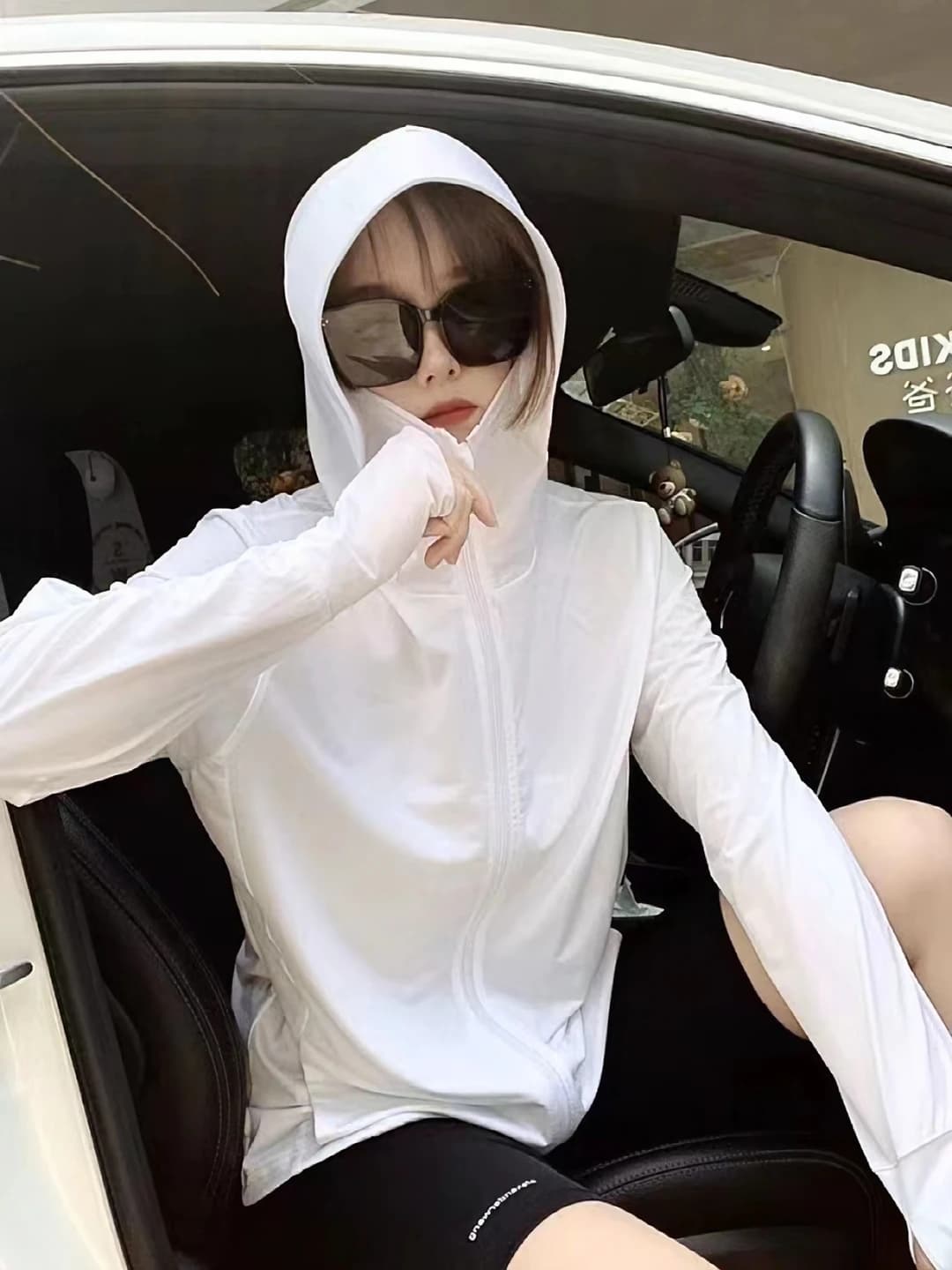 White (with lining)