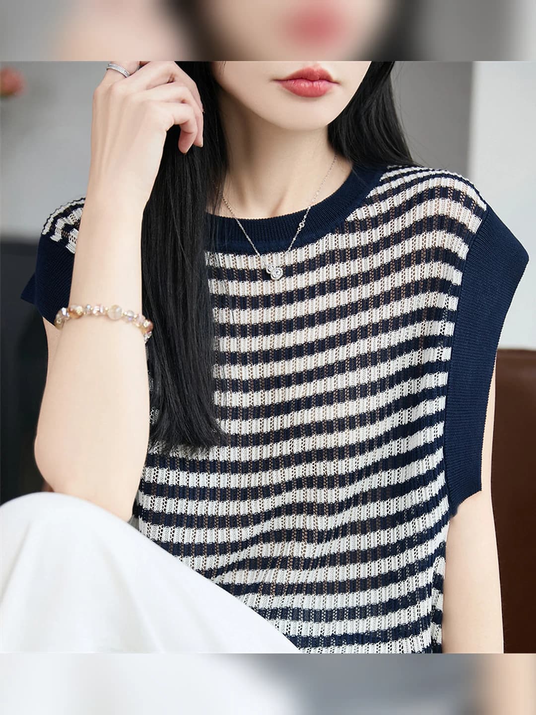 Ayollar uchun yozgi chiziqli kalta yengli trikotaj sviter, dumaloq yoqa, bo'sh (oversize) kesim, 30-50% Tencel mato