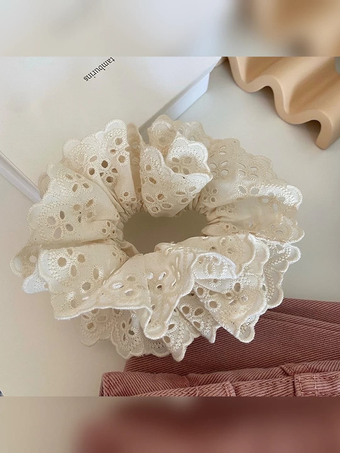 Bej teshikli krep bosh bandi, 15cm