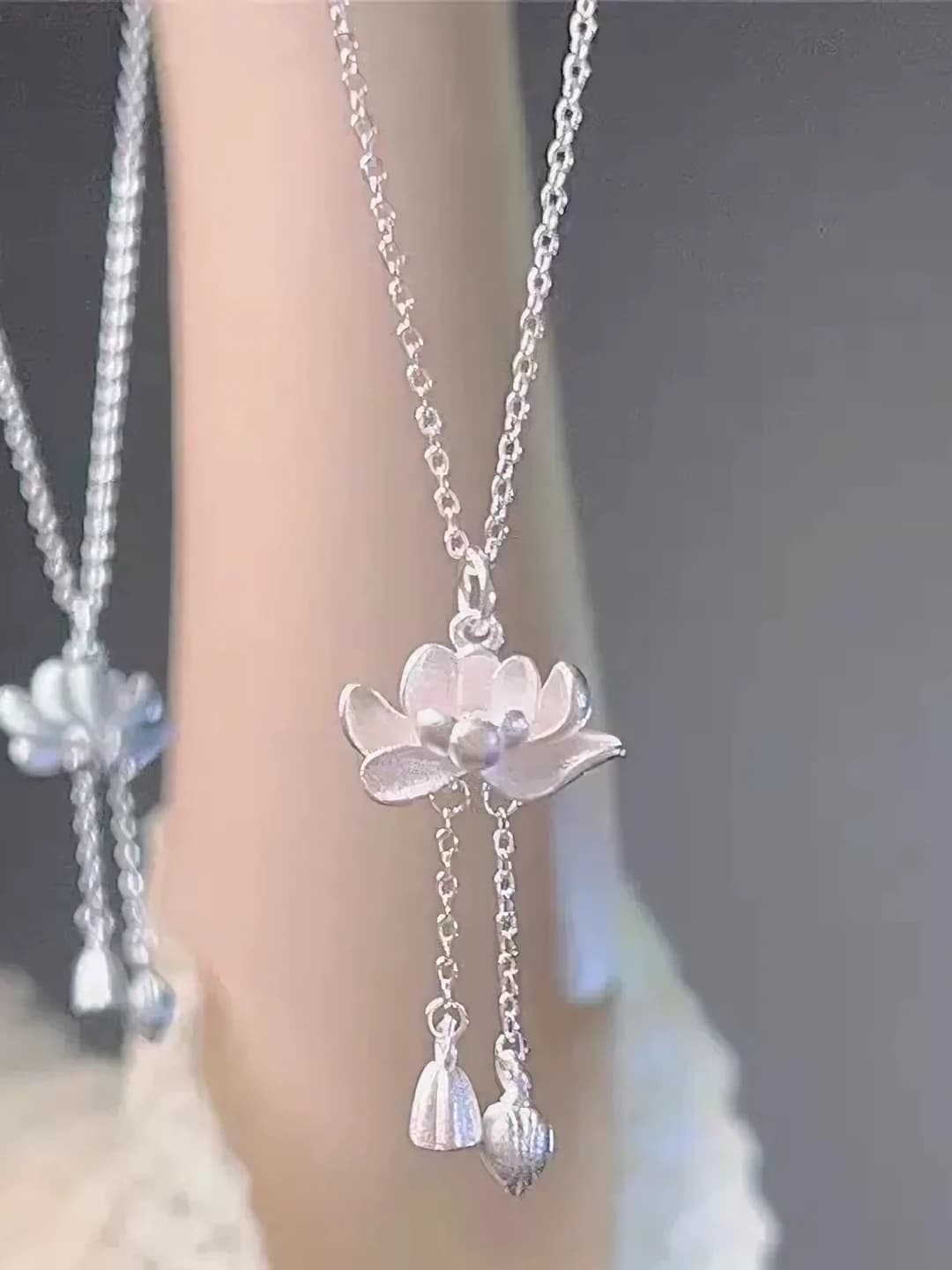 Lotus ikki dunyo xursandligi zanjiri