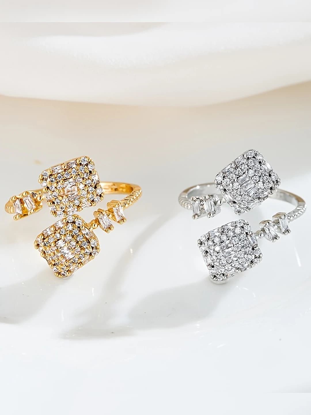Women's geometric ring with zircon and gold plating