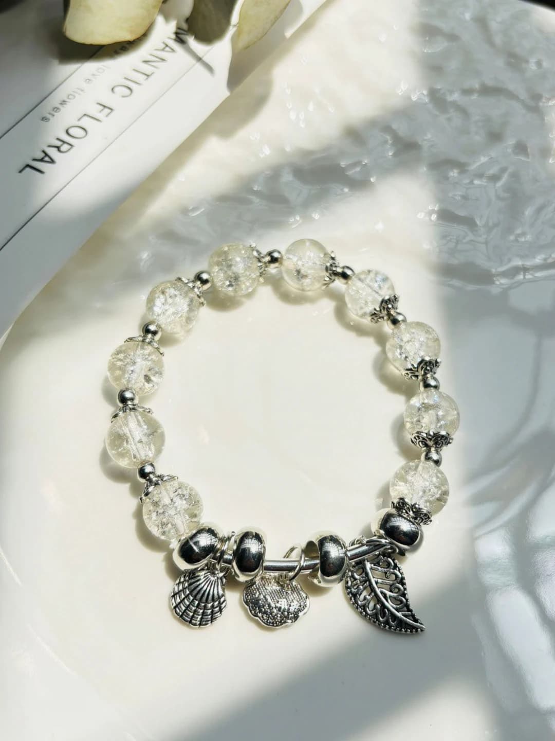 White shell leaf bracelet
