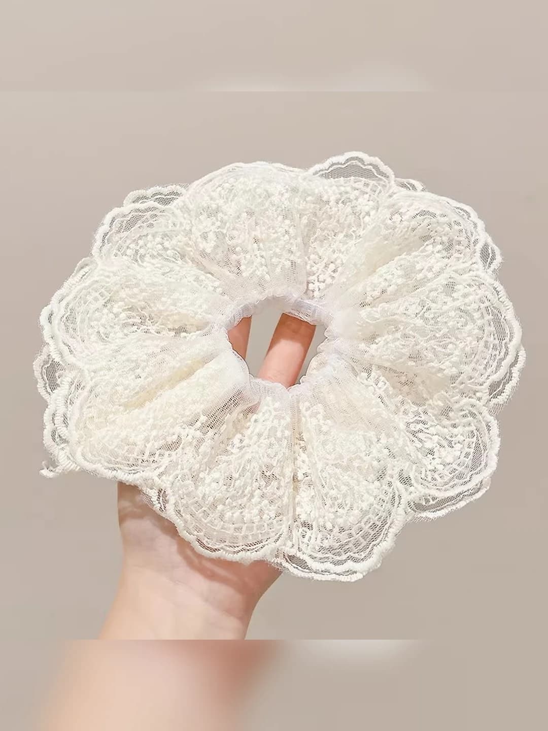 3# Lace off-white 4 layers 18 cm
