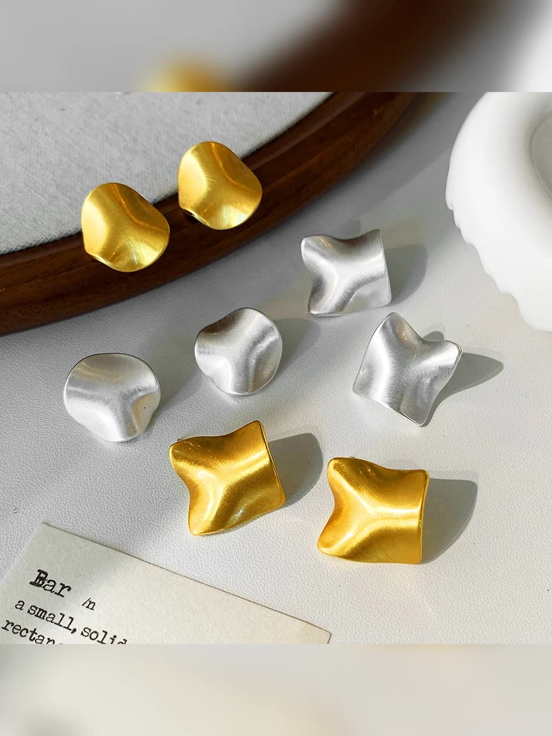 Women's geometric brass earrings in light luxury style with 18K plating