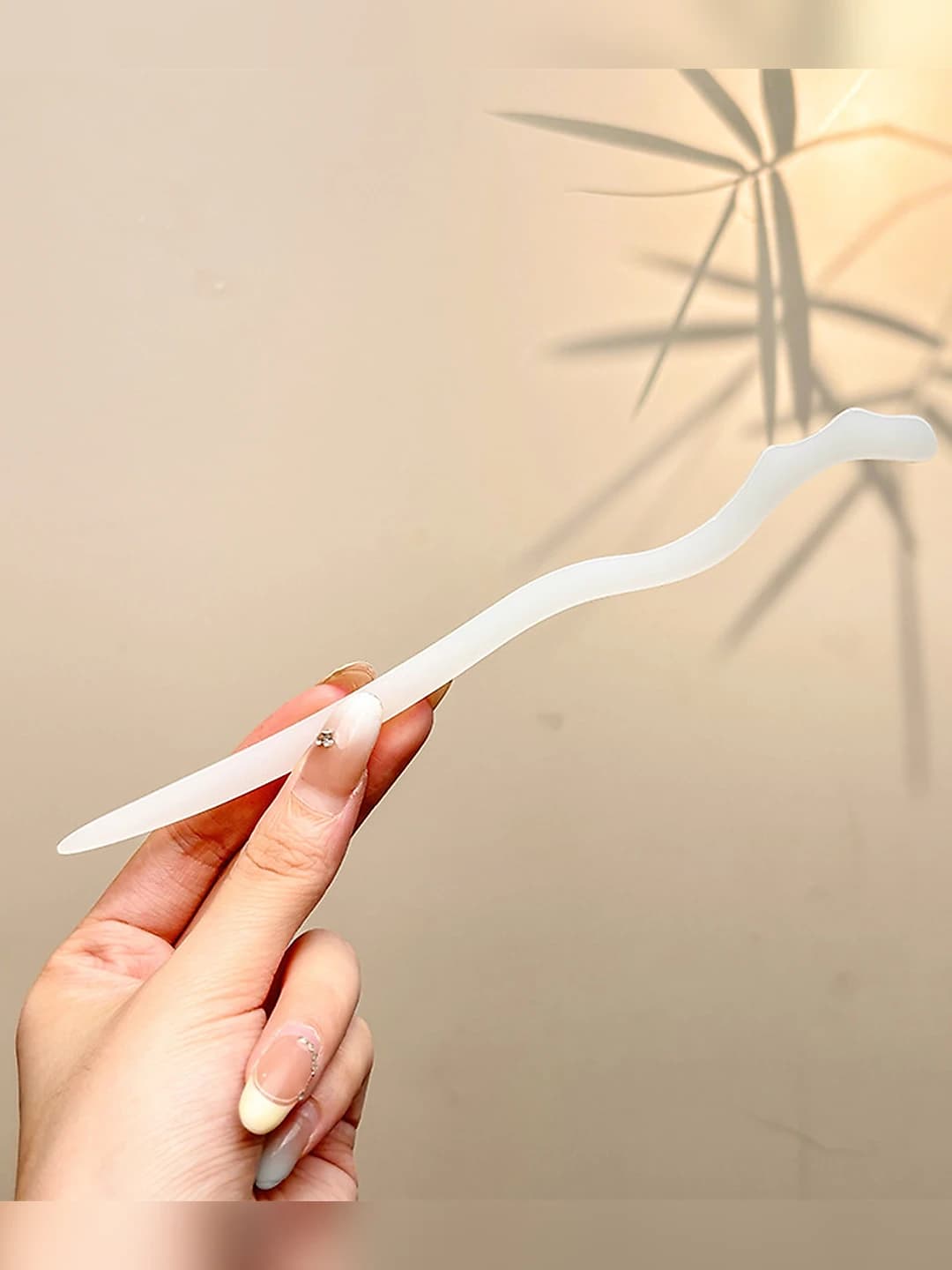 White jade heaven hair pin (bagged)