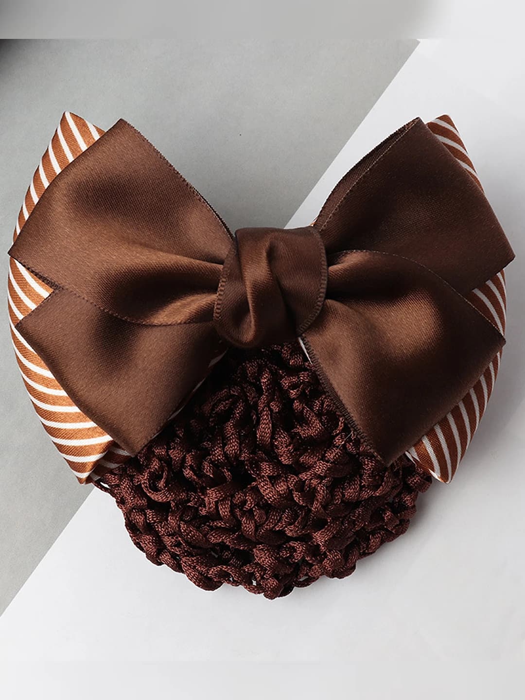 Brown, thick stripe, coarse mesh