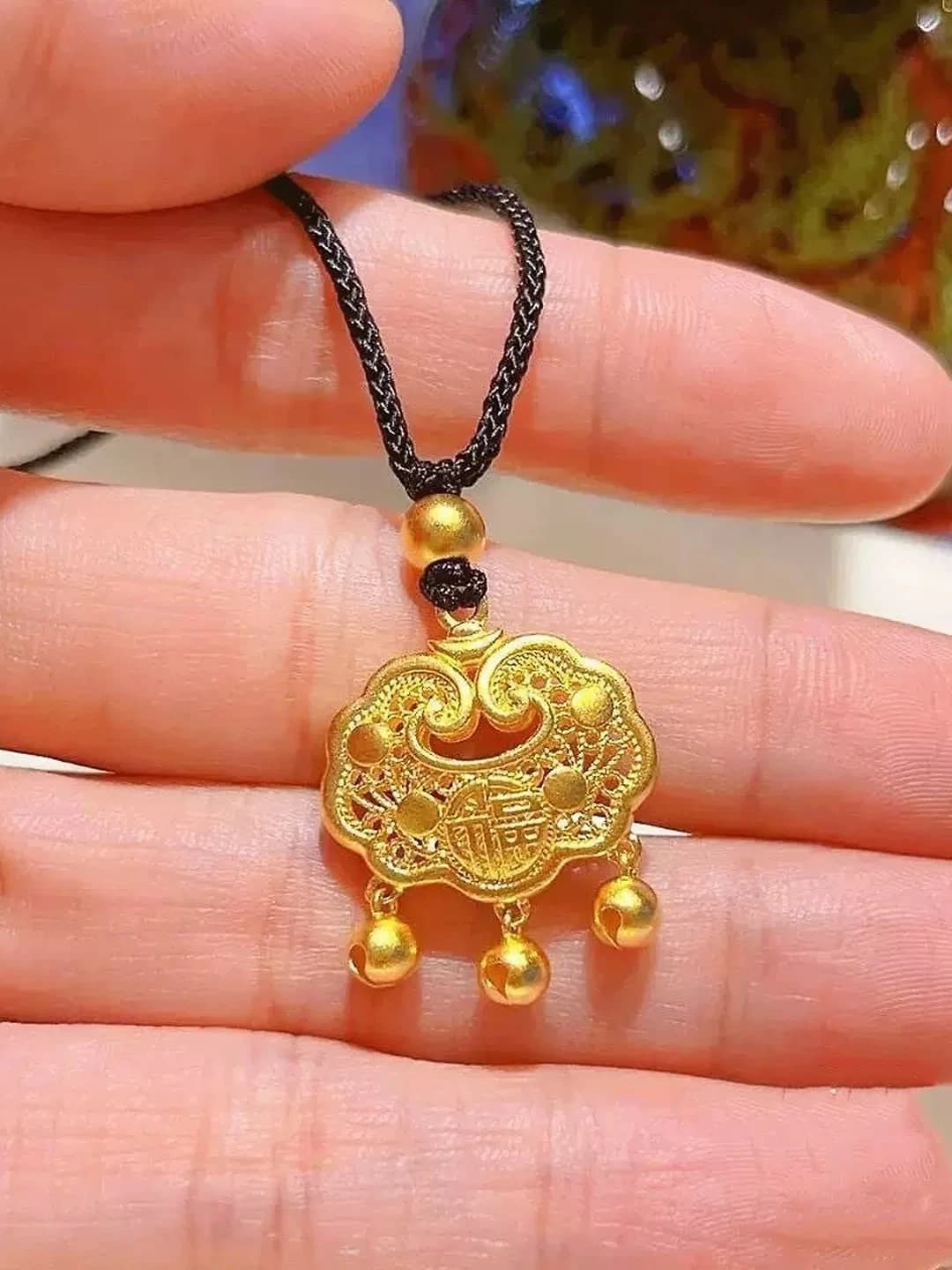 Ruyi fortune lock pendant, gold