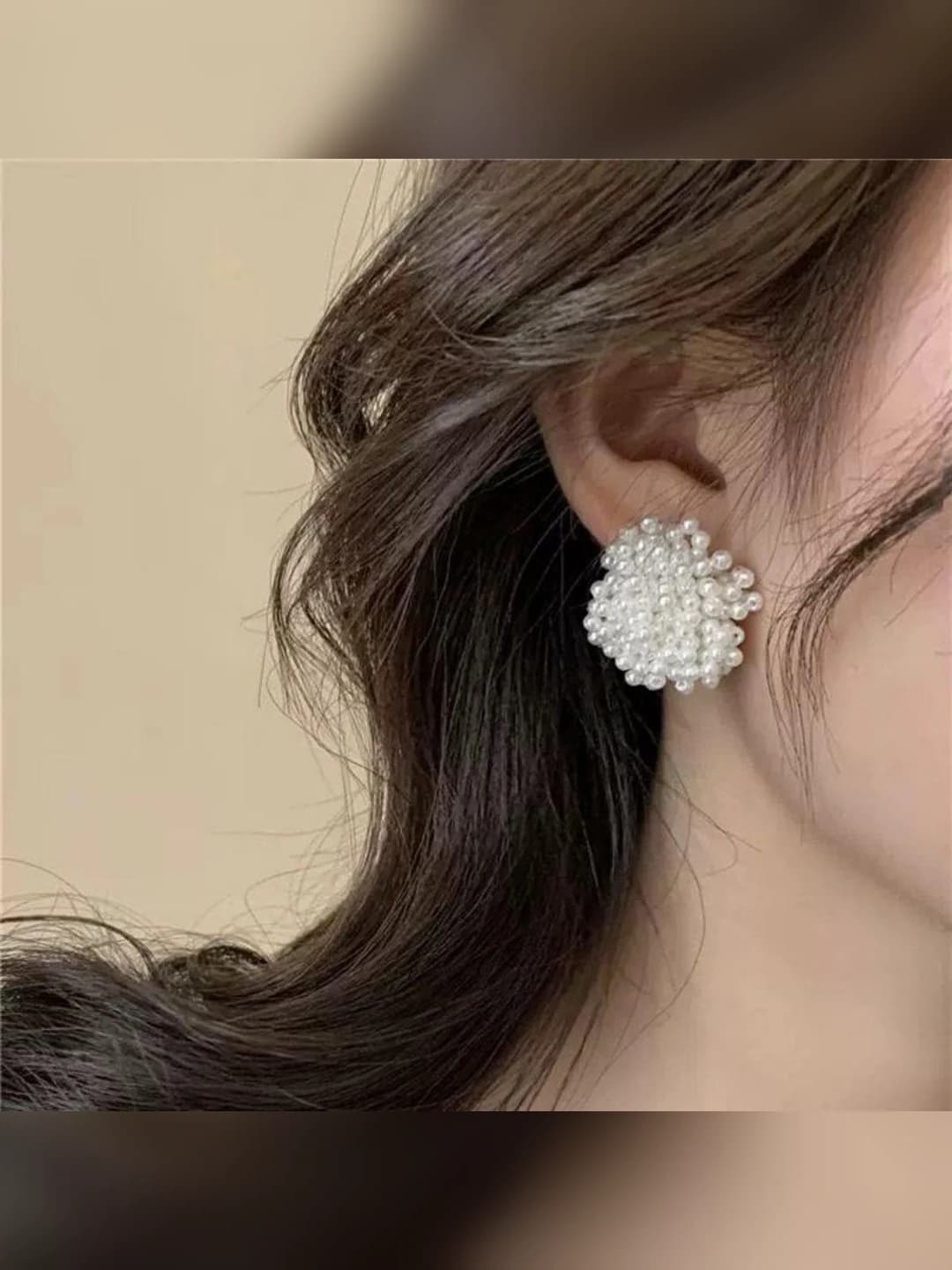 1# Pair of pearl studs
