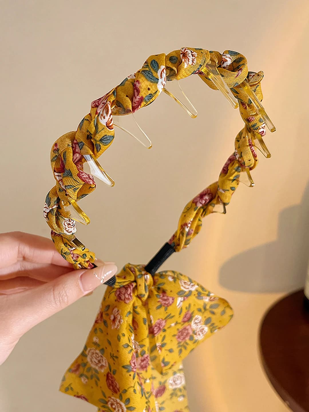 8# Yellow floral, toothed, ribbon