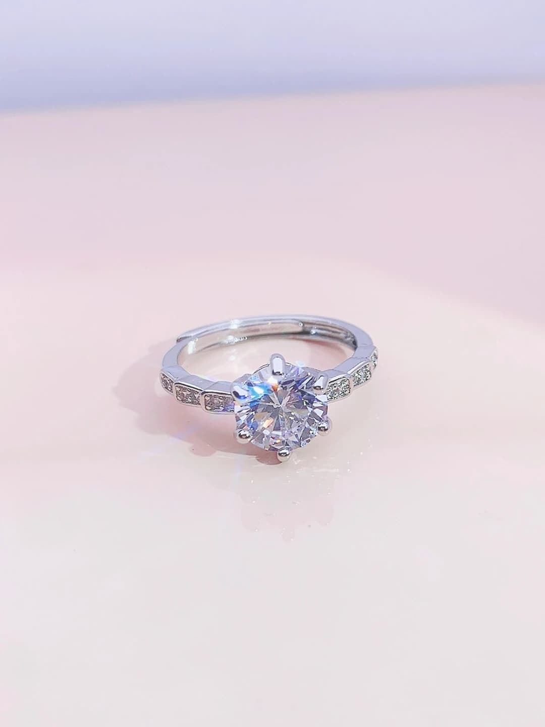 Кольцо «Змеиная кость», белый бриллиант, 2 ct (8 мм)
