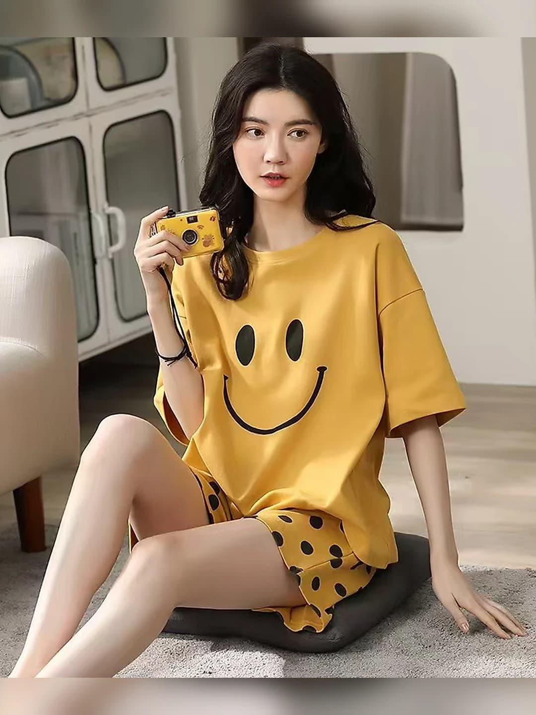 Two short - Yellow smile