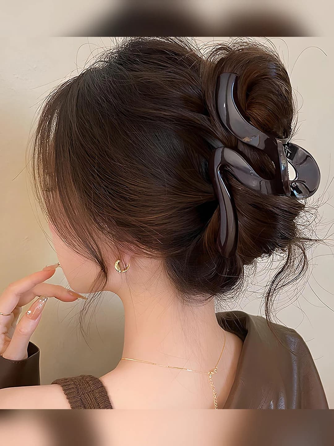 Chocolate brown wavy clip 12.5 cm