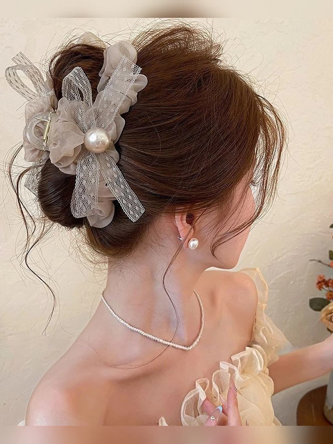 Coffee mesh, bow and beads, 13 cm